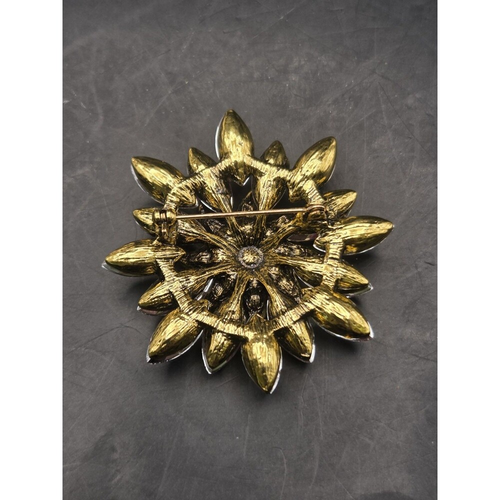 Vintage Chrysanthemum Brooch Pink - Picture 9 of 12